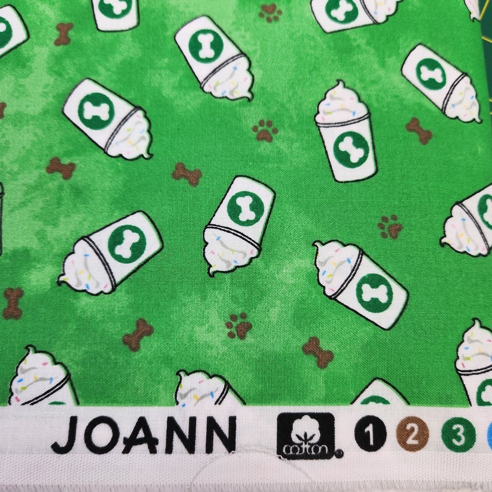 1 Yard Cotton Pup Cup Joanns Fabric per 1 yard Green White Dog Bone Puppy new - Picture 2 of 3